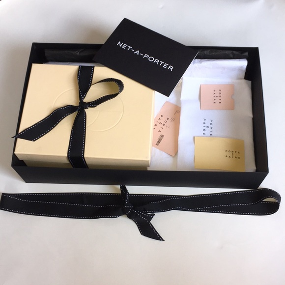 NET-A-PORTER striking black luxury box! - Picture 5 of 8